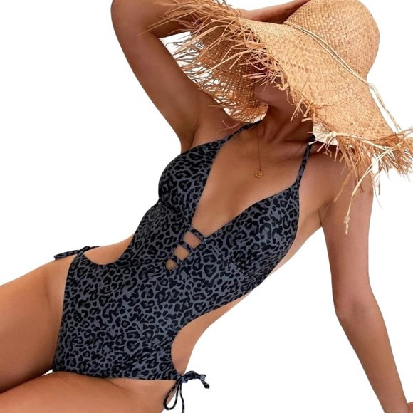 Other - Leopard Print Plunged Swimsuit